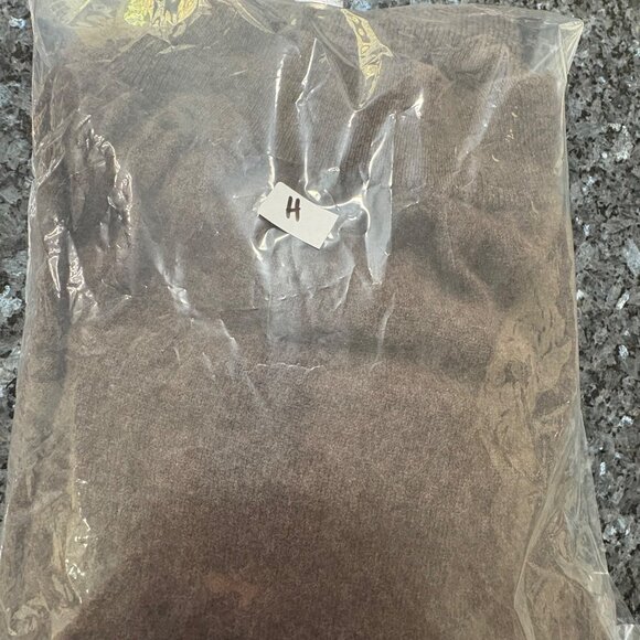 W.H. Belk 100% Cashmere V-Neck Sweater – Brown - Picture 7 of 7